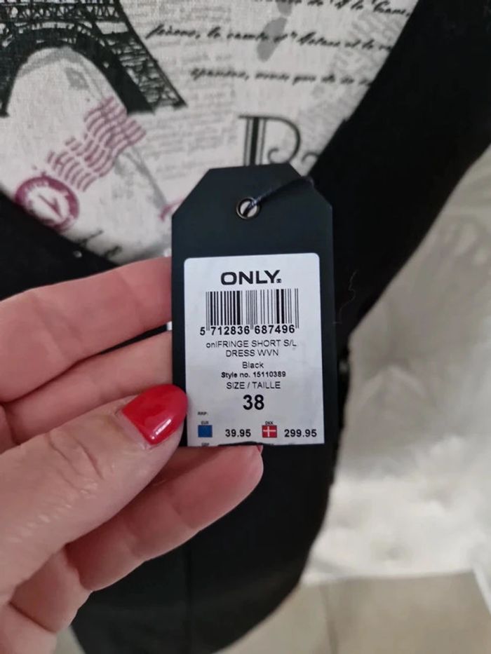 Jolie robe neuve Only taille 38 - photo numéro 5