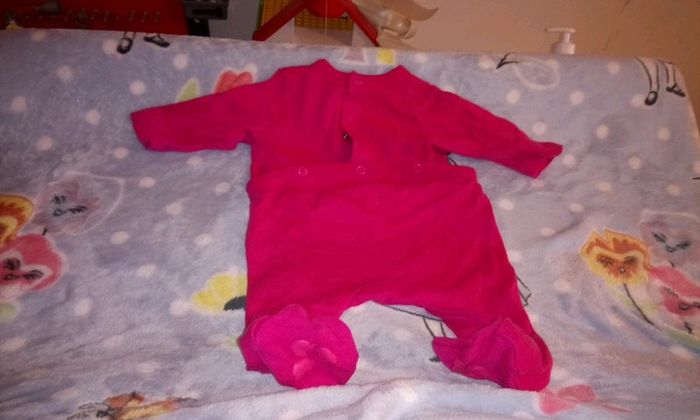 Pyjama Disney minnie 3 mois neuf - photo numéro 4