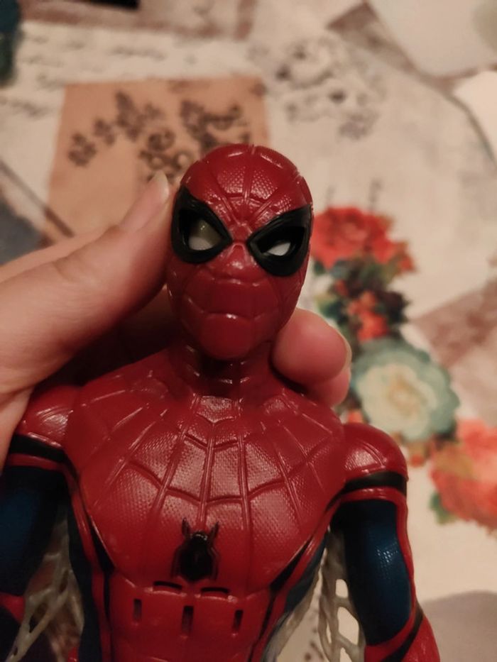 Figurine parlante articulée spiderman - photo numéro 7
