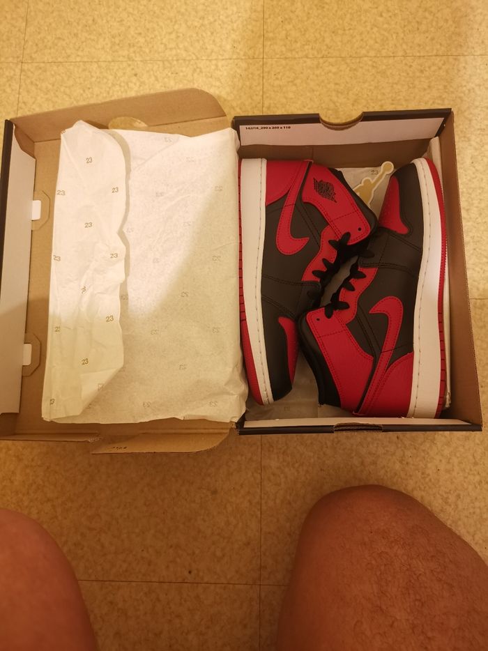 Air Jordan 1 MID (GS)  T 38.5 - photo numéro 4