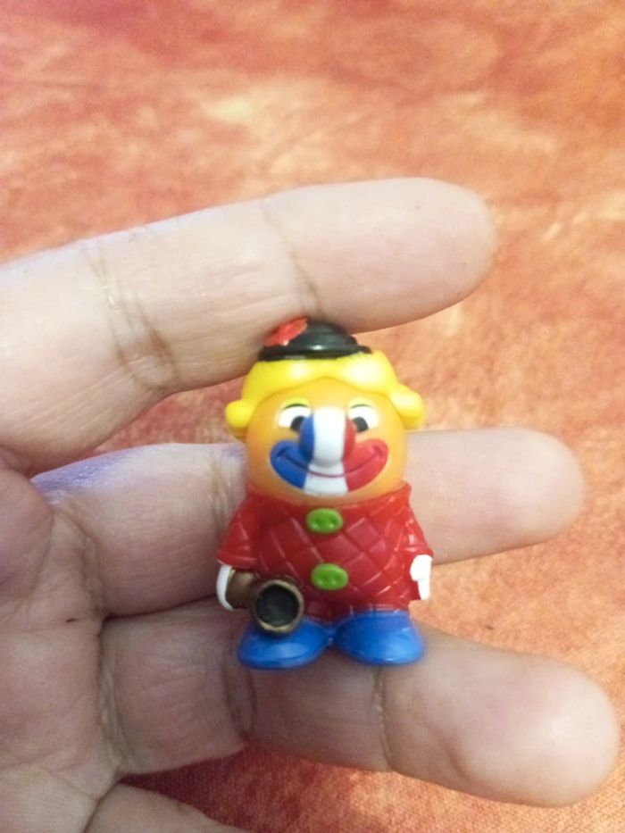 Lot de 7 figurines Kinder surprise Supporter, fan de foot - photo numéro 6