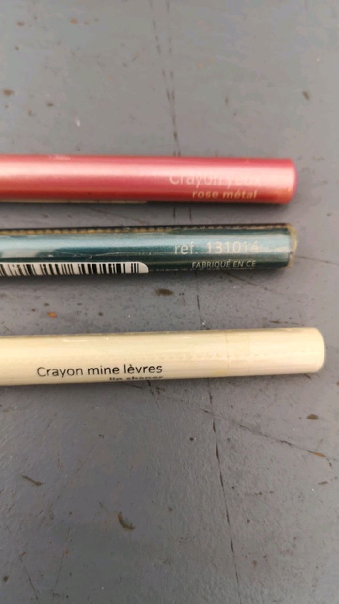 Lot crayons - photo numéro 2