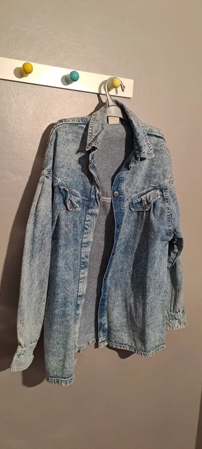 Chemise jean bleue foncée - Marque 3 Suisses - Taille 34/36 - Très bon état. - photo numéro 3