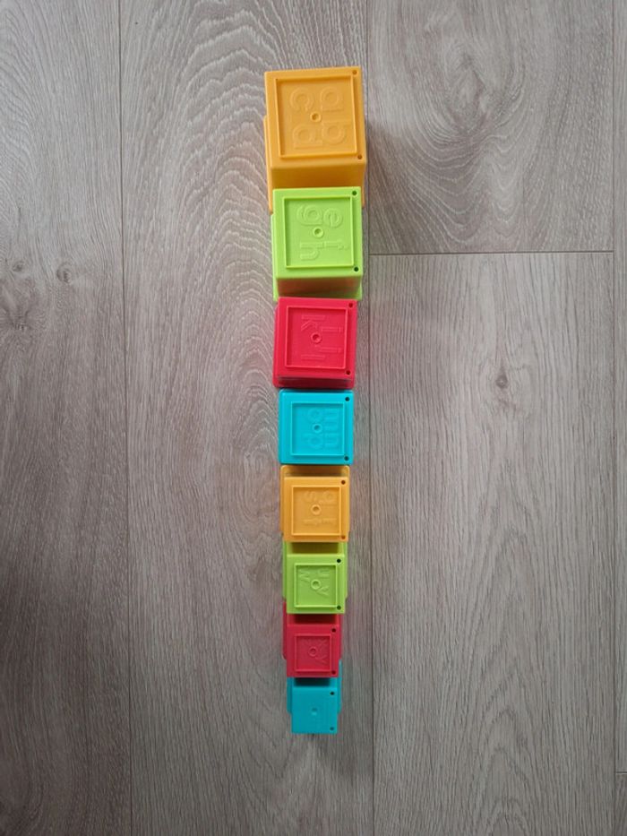 8 cubes gigognes bébé  Playskool