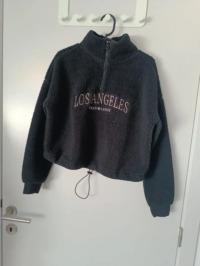 Sweat crop chaud Small