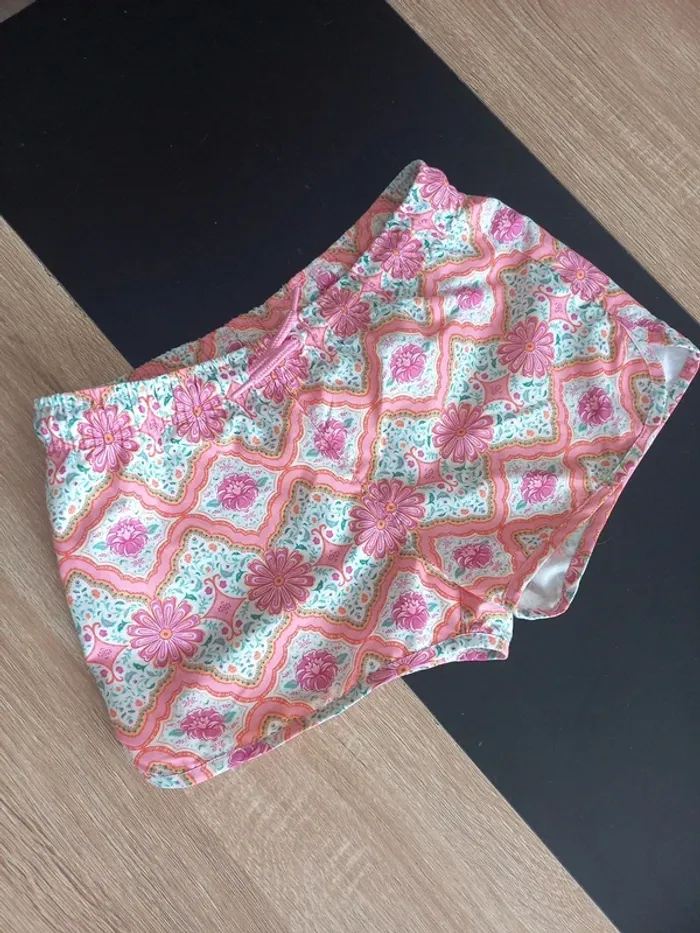 Short fille rose 8 / 9 ans - photo numéro 5