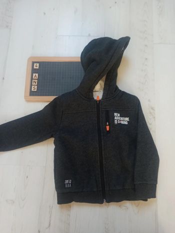 Gilet doublé / taille 4ans / tbe
