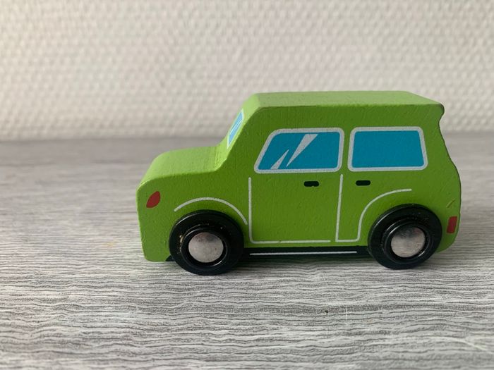 Lot de 4 voitures en bois - photo numéro 10