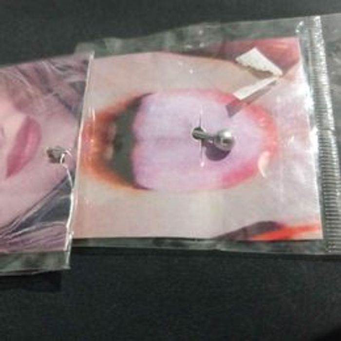 4 Piercings divers - photo numéro 5