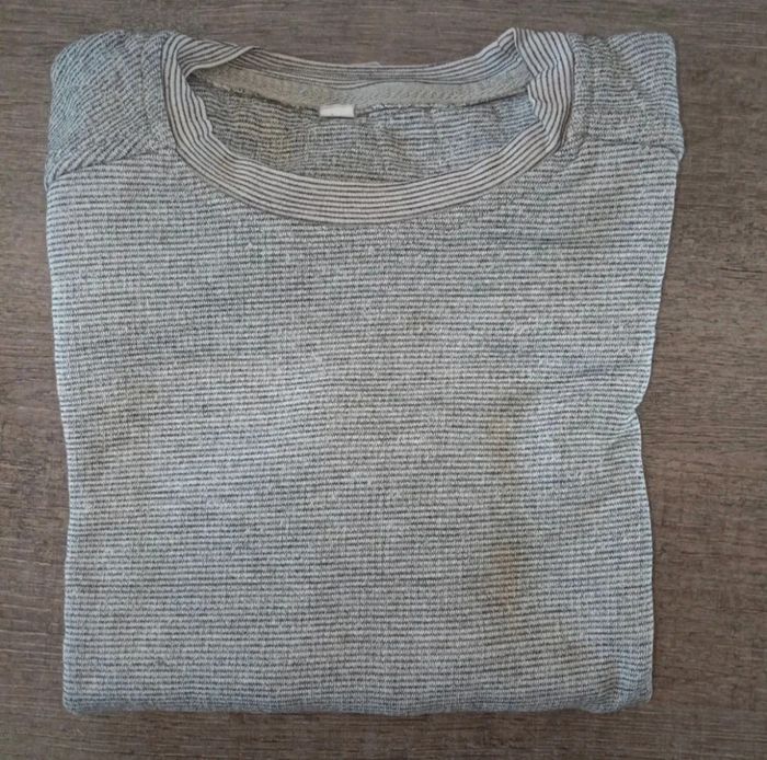 Pull xs garçon - photo numéro 3