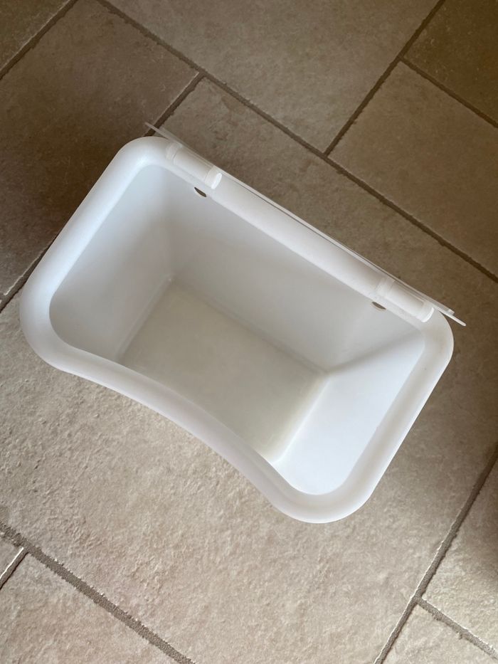 Poubelle table à langer - photo numéro 3