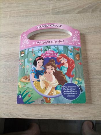 Livre Cherche et trouve Disney