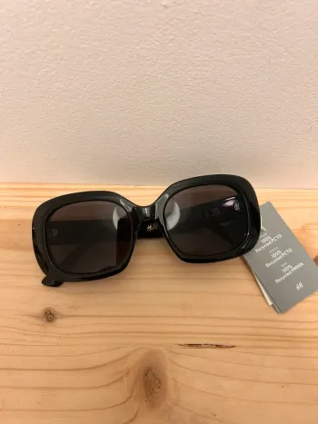 Lunettes de soleil femme H&M neuves
