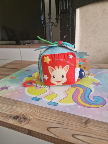 Cube d'éveil Sophie la girafe