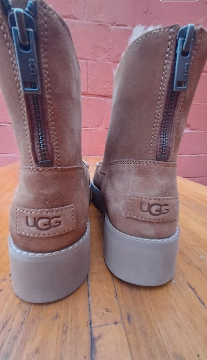 Boots Ugg W CLASSIC RISING HEEL ZIP - photo numéro 2