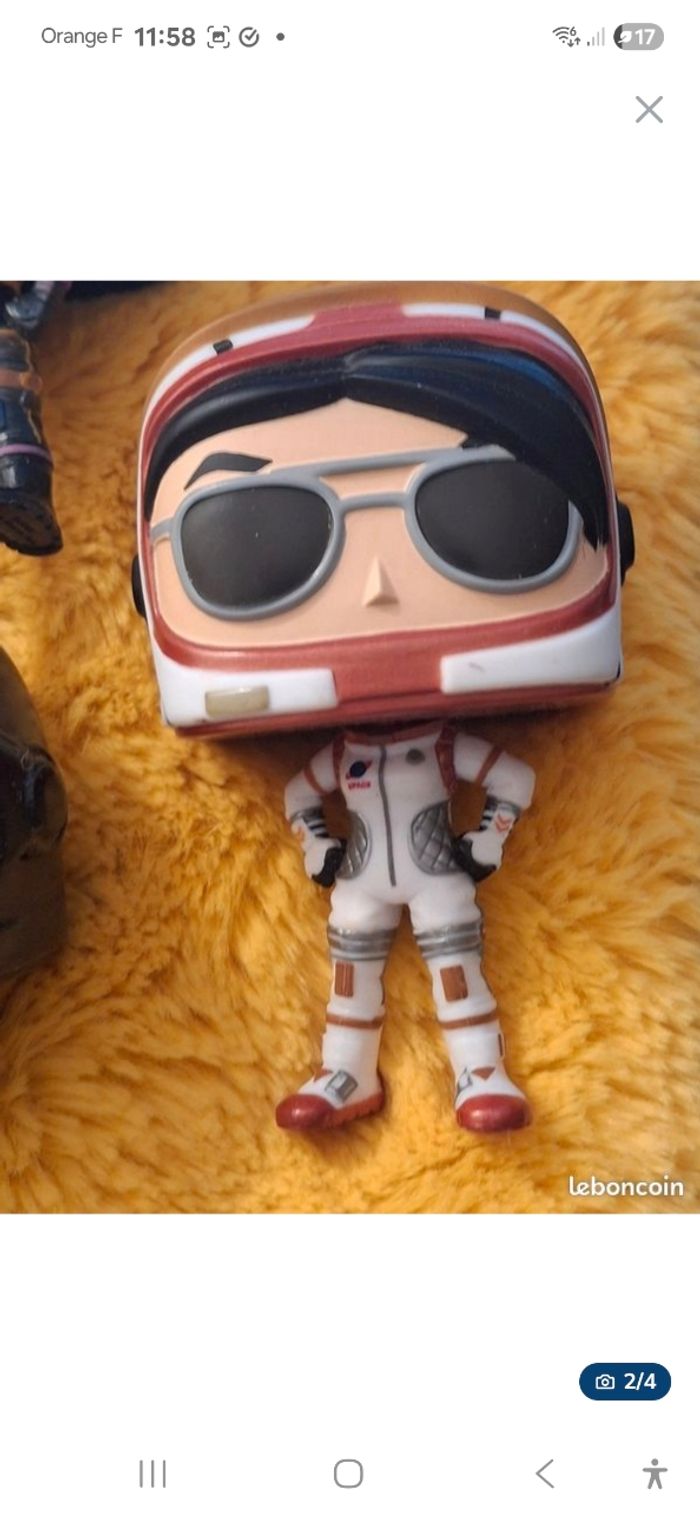 3 figurinees POP fortnite  funko - photo numéro 2