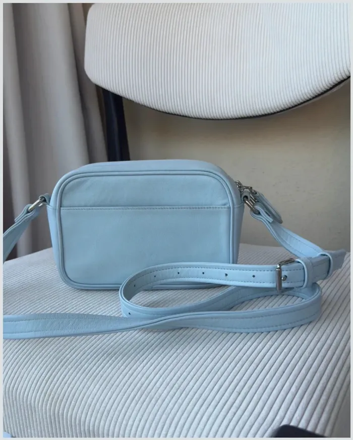 sac caméra bleu ciel Courrèges TBE - photo numéro 10