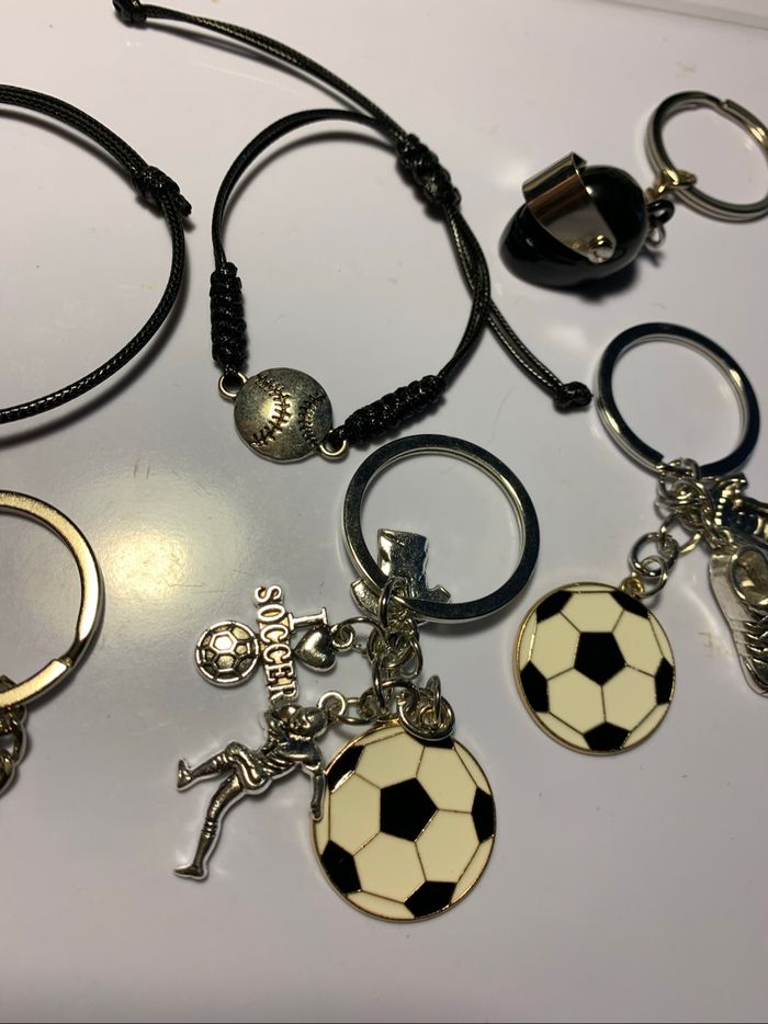 Lot bijoux accessoires thème sport - photo numéro 4