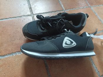 Basket noir toile taille 33