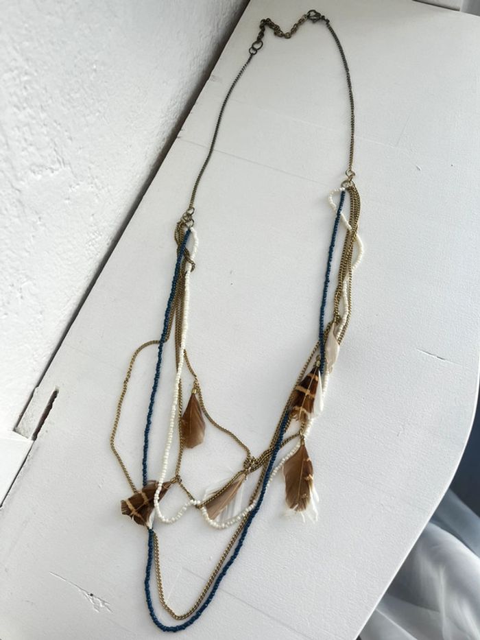 Collier sautoir long avec plumes et perles - photo numéro 2