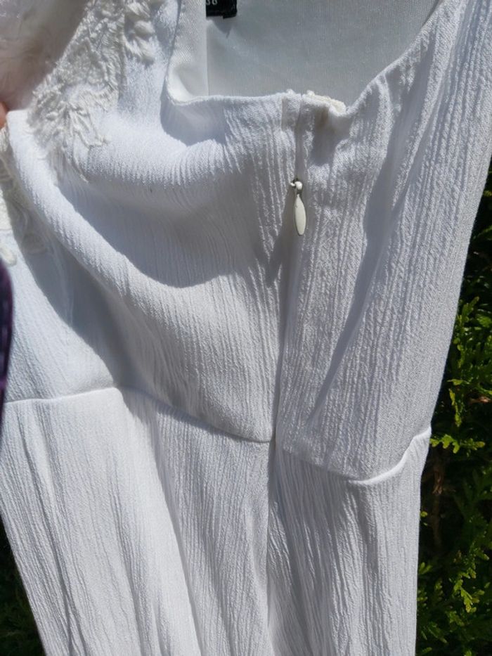 Robe blanche à bretelles - photo numéro 5