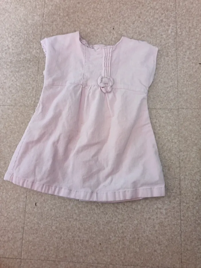 Une robe velours 9 mois