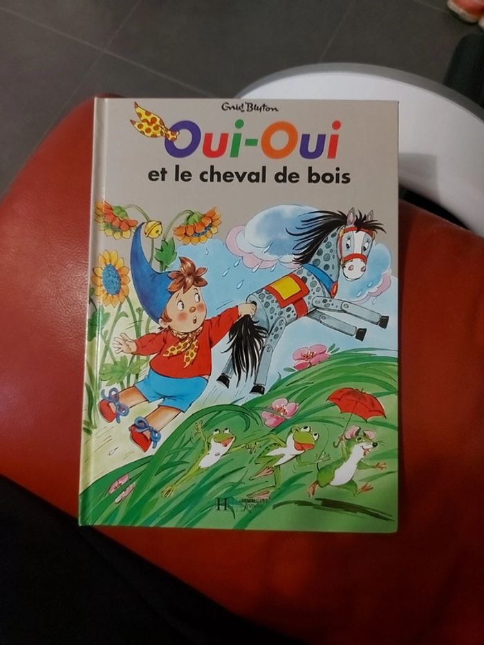 Oui oui et le cheval de bois