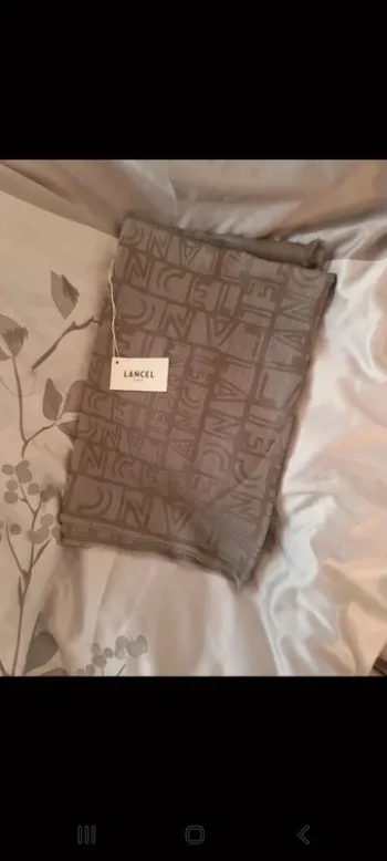 Écharpe lancel