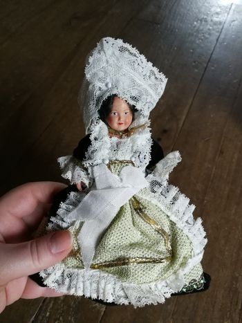 Bretagne poupée folklorique traditionnelle