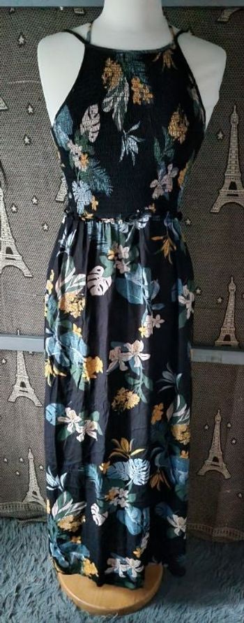 Robe longue à motifs fleurs taille 38-40