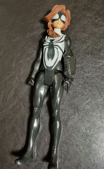 figurine MARVEL girl