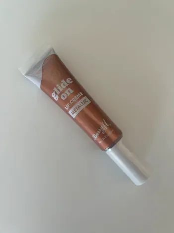 Lip crème metallic - glide on- Barry M