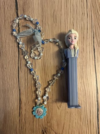 Collier et pez de Elsa de la Reine des neiges