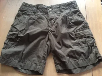 Short homme kaki C&A T.38