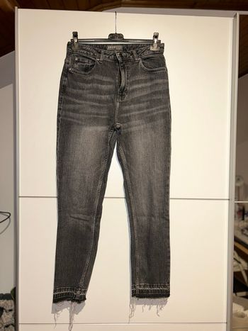 Jean mom gris foncé Primark – taille 38 – neuf sans étiquette