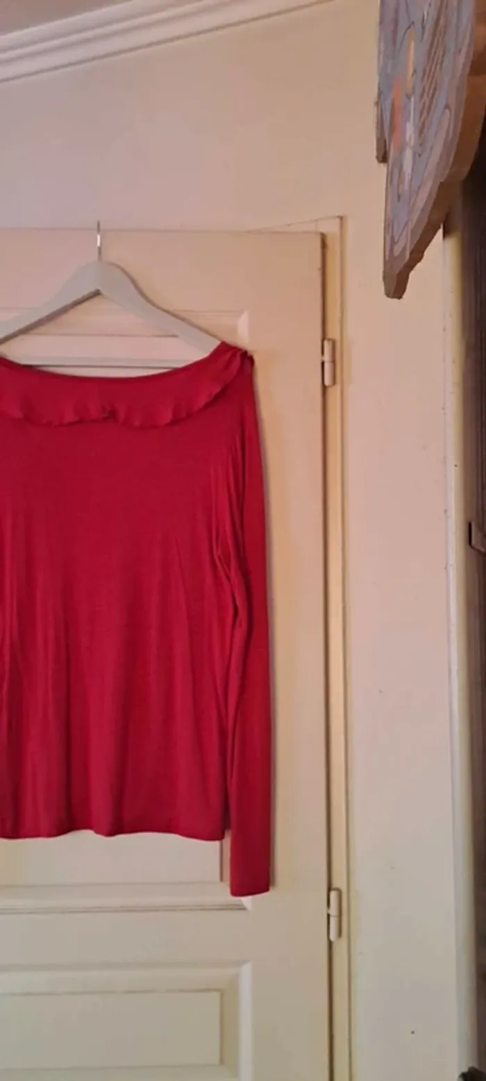 T Shirt manches longues rouge grand décolleté - Marque Via 28 - Taille 42 - État neuf. - photo numéro 11