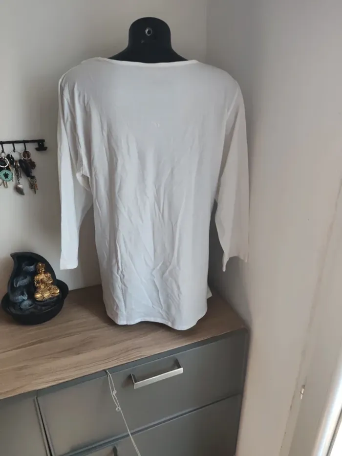 Haut taille 46-48 blanc - photo numéro 3