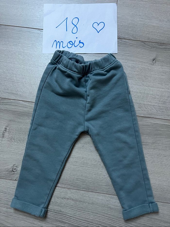 Lot 2 vêtements mixtes 18m - photo numéro 5