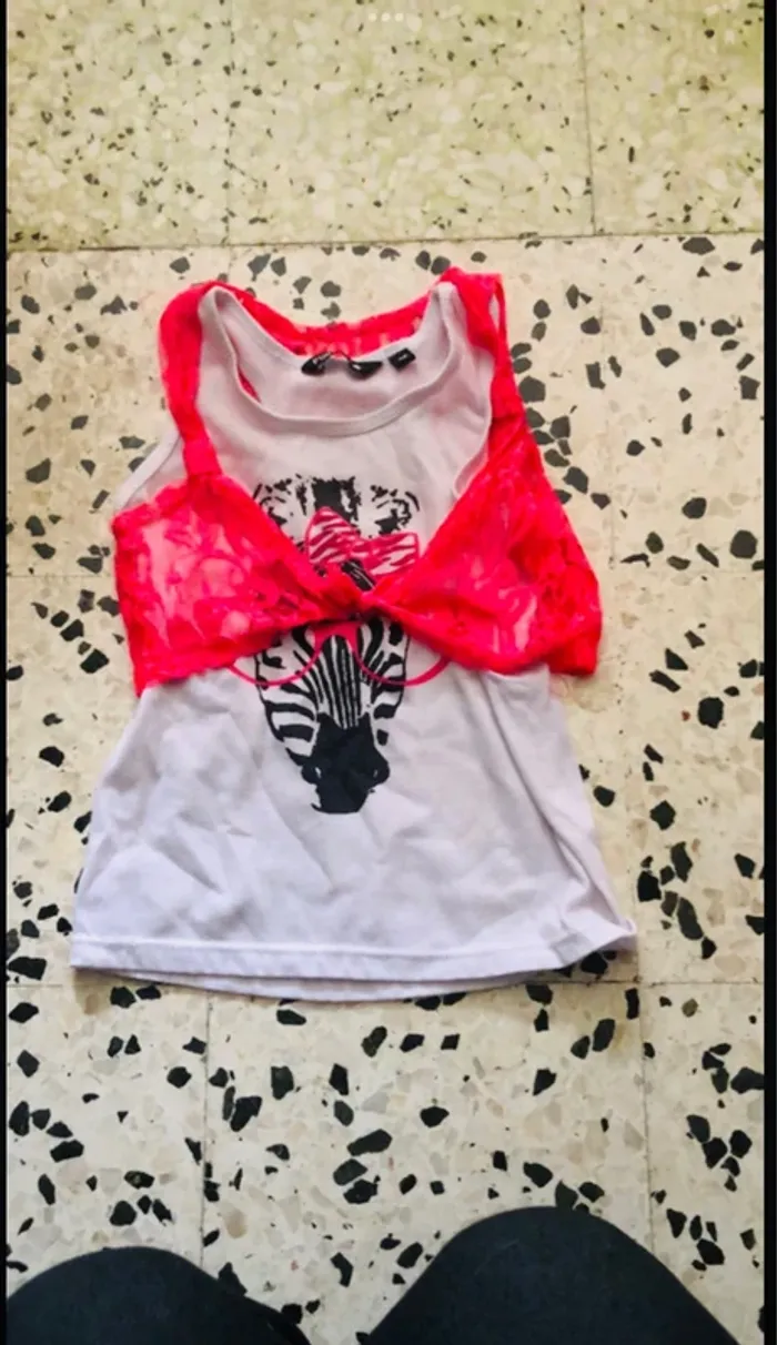 T-shirt blanc et rose