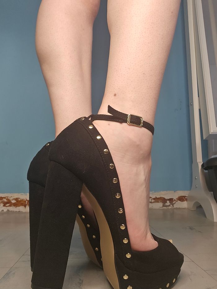 Escarpins cloutés à talons noir Patita très bon état - photo numéro 6