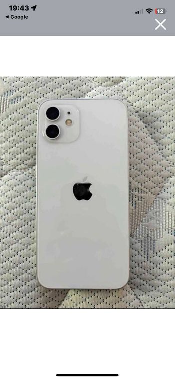 iPhone 12 très bon état