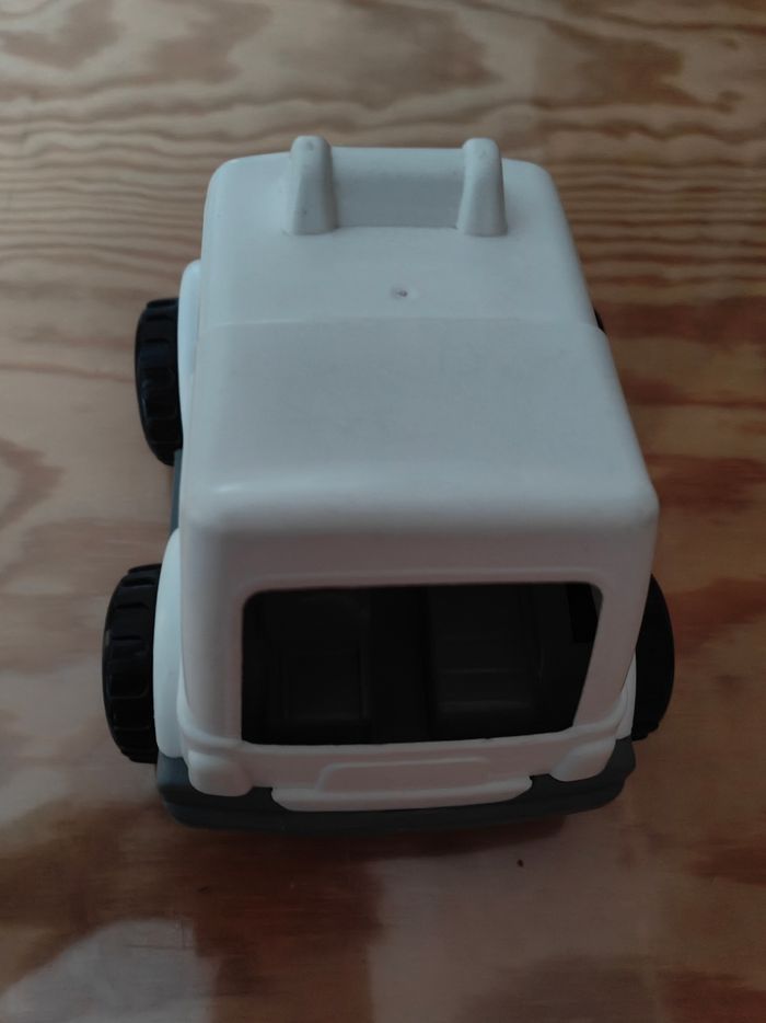 Véhicule ambulance - photo numéro 3