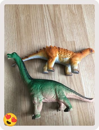 Deux gros dinosaures