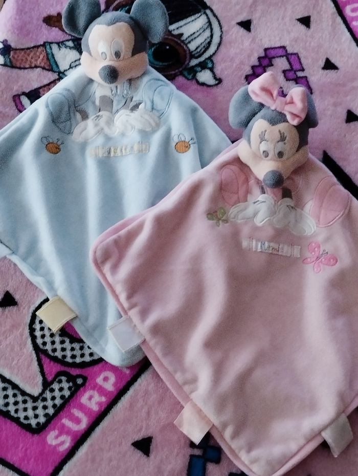 2 doudous Minnie et Mickey a l unité