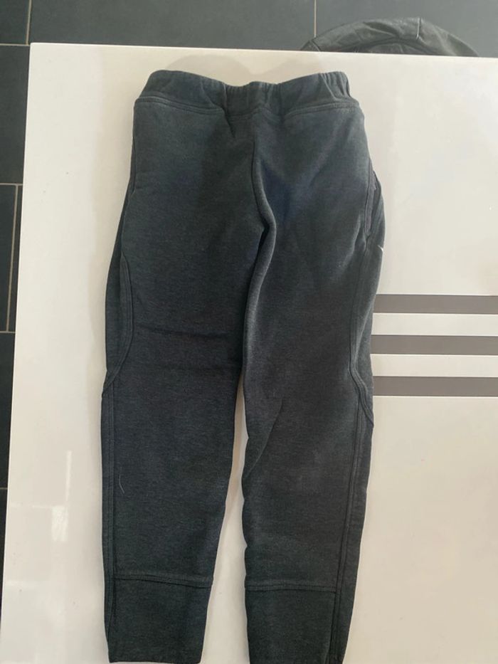Bas de survêtement taille 7-8 ans