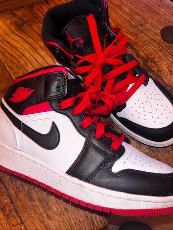 Air Jordan 1 mid