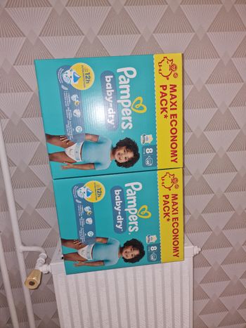 Les couches pampers taille 8 baby dry 