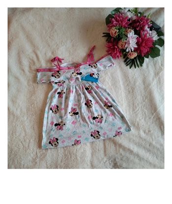 Robe Minnie taille 6 ans neuve
