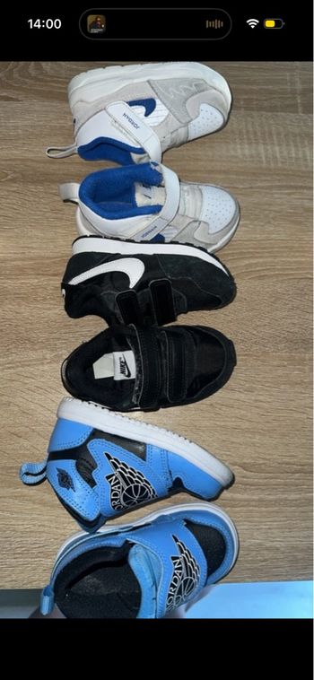 Chaussure garçon taille 22