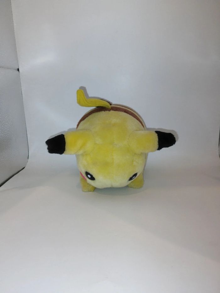 Peluche pokémon Pikachu tomy - photo numéro 2
